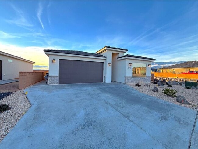 179 N 3670 W in Hurricane, UT - Building Photo - Building Photo