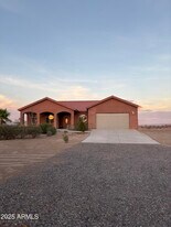 1511 S 377th Ave in Tonopah, AZ - Building Photo