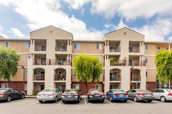 Summercrest Villas in San Jose, CA - Building Photo - Building Photo