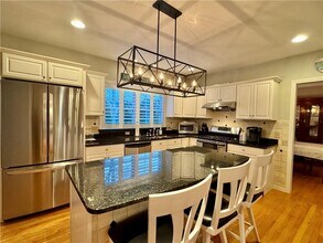 34 Marian Ave in Narragansett, RI - Building Photo - Building Photo