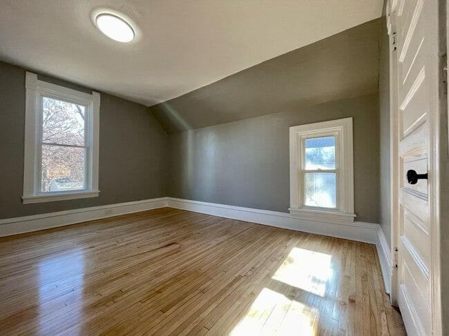 property at 3014 N Girard Ave