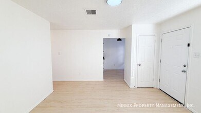 5005 Avenue W in Lubbock, TX - Building Photo - Building Photo