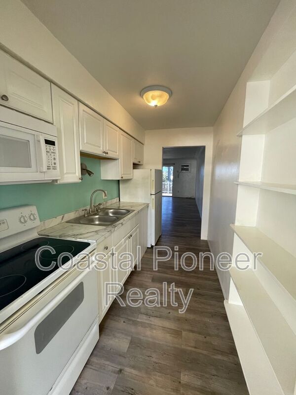 4250 37th St S in St. Petersburg, FL - Building Photo - Building Photo