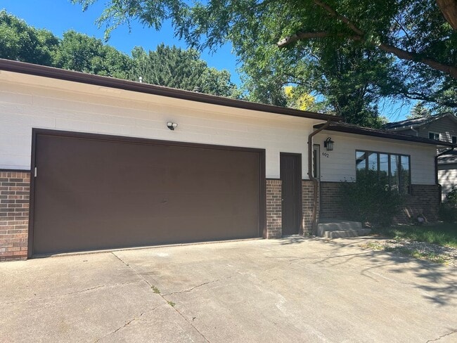 602 E 57th St in Sioux Falls, SD - Building Photo - Building Photo