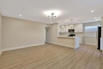 802 Burgundy Q in Delray Beach, FL - Building Photo - Building Photo