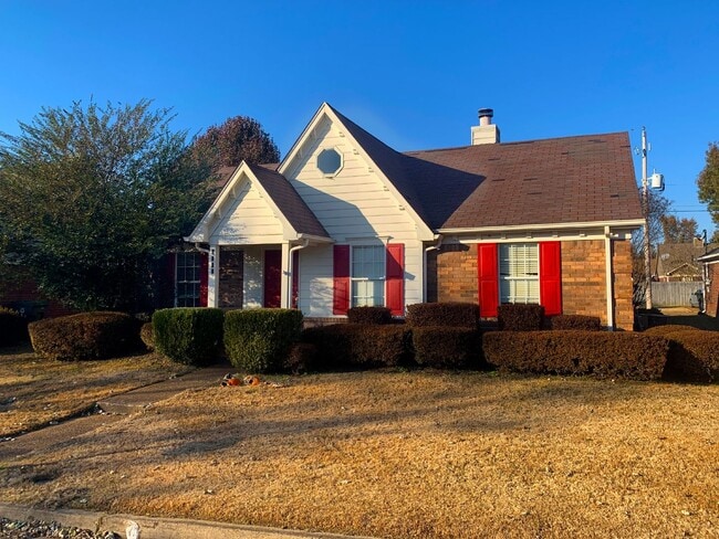 8512 Highland Glen Cir S in Memphis, TN - Building Photo - Building Photo