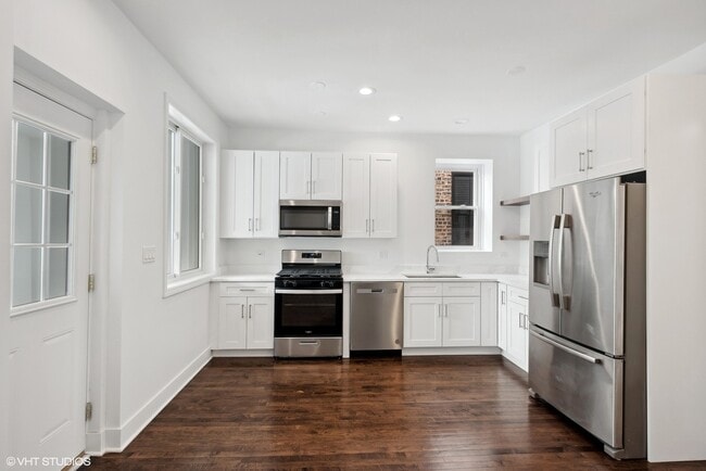 2229 W Augusta Blvd in Chicago, IL - Building Photo - Building Photo