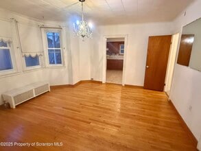 89 Belmont St in Carbondale, PA - Building Photo - Building Photo