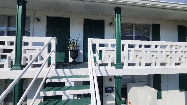 property at 1750 S Palmetto Ave