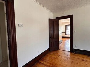 30 Pierce St, Unit A in Westbrook, ME - Building Photo - Building Photo