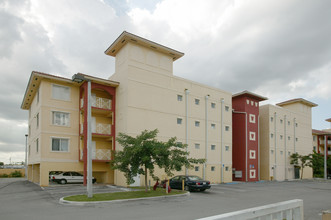 Ibis Villas in Hialeah, FL - Building Photo - Building Photo