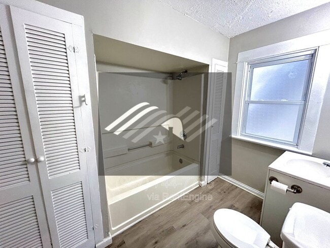 2806 S Smithville Rd in Dayton, OH - Building Photo - Building Photo