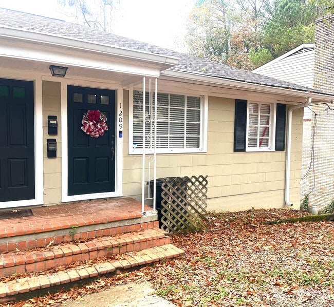 property at 1207-1209 Linden Pl