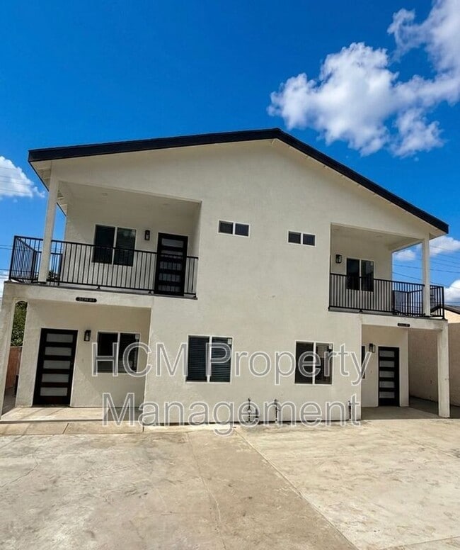 5233 Bellflower Blvd in Lakewood, CA - Building Photo - Building Photo