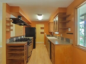 3435 NE Canterbury Cir in Corvallis, OR - Building Photo - Building Photo