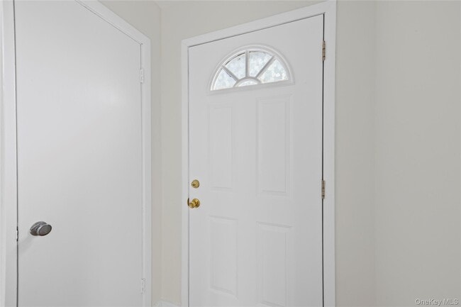 39 Stewart St in Floral Park, NY - Building Photo - Building Photo