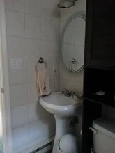 1619 45th St NW in Washington, DC - Foto de edificio - Building Photo