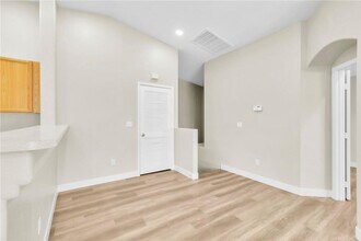 8842 Duncan Barrel Ave in Las Vegas, NV - Building Photo - Building Photo