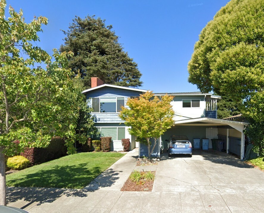 1307 Stannage Ave in Berkeley, CA - Foto de edificio