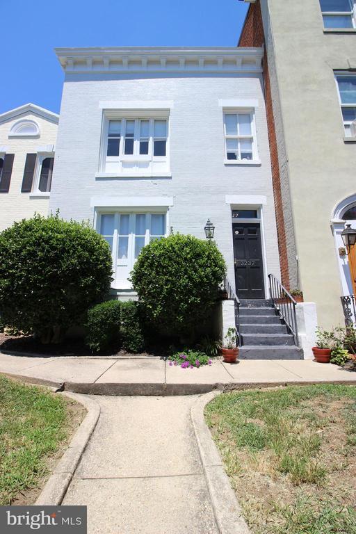 property at 3237 N St NW