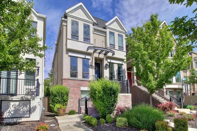 property at 3305 Crocker Dr