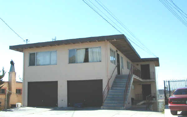 2645 Wakefield Ave in Oakland, CA - Foto de edificio - Building Photo