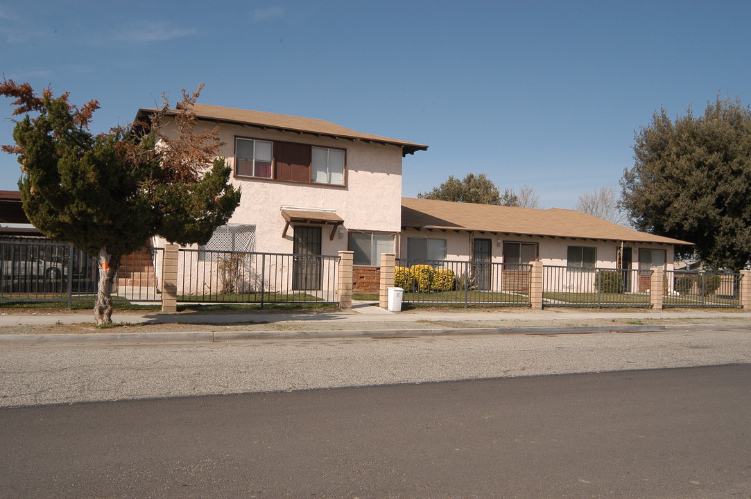 475 N Hamilton Ave in Hemet, CA - Building Photo