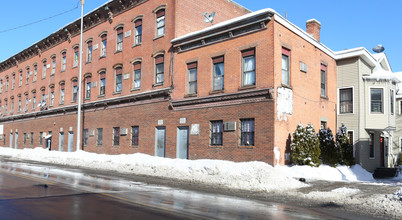 521-527 Main St in Poughkeepsie, NY - Building Photo - Building Photo