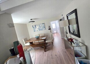 7401 Sordello Dr in Austin, TX - Foto de edificio - Building Photo