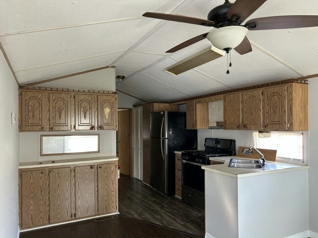 16731 US-301 in Dade City, FL - Building Photo - Building Photo