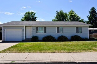 830 E Locust Ave in Coeur d'Alene, ID - Building Photo