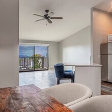 624 Truman Ln, Unit #206 in Bellevue, KY - Foto de edificio - Building Photo