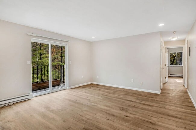 Pinecrest Apartments of Milford in Milford, OH - Foto de edificio - Interior Photo