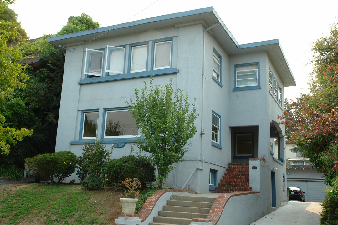 688 Fairmount Ave in Oakland, CA - Building Photo