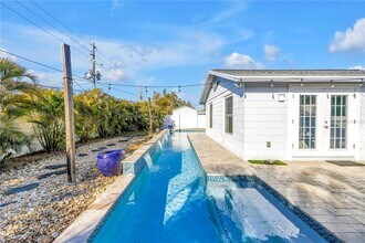 354 74th Ave NE in St. Petersburg, FL - Building Photo - Building Photo