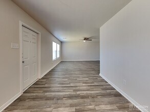 15547 Taylorcrest Dr in Cut And Shoot, TX - Building Photo - Building Photo