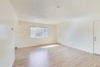 5677 Hoffman Ct in San Jose, CA - Building Photo - Building Photo