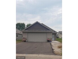 1726 Aspen Ct in New Richmond, WI - Building Photo