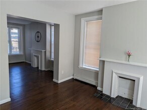 267 Portsea St in New Haven, CT - Building Photo - Building Photo