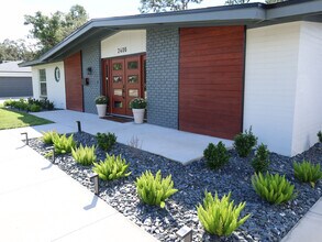 2400 Derbyshire Rd in Maitland, FL - Building Photo - Building Photo