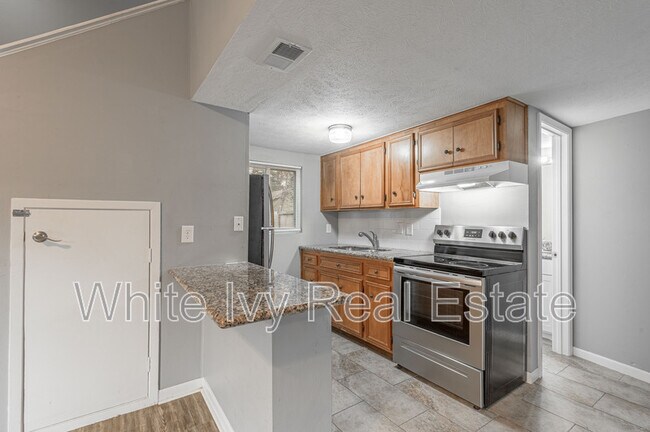 26612 Primrose Ct in Huntsville, TX - Building Photo - Building Photo