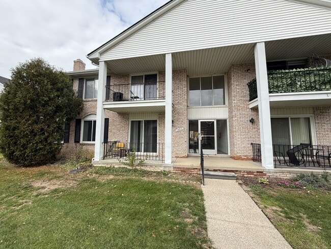 property at 14211 Ivanhoe Dr