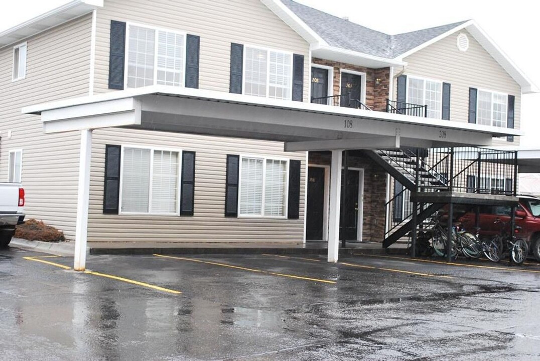 520 W 7th S in Rexburg, ID - Building Photo