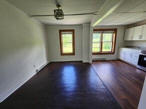 19 E 2nd St in West Jefferson, NC - Building Photo - Building Photo