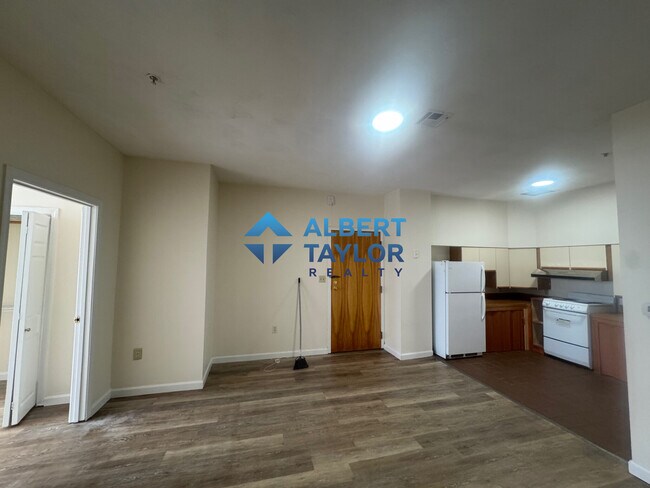 82 Essex St, Unit 82 in Boston, MA - Foto de edificio - Building Photo