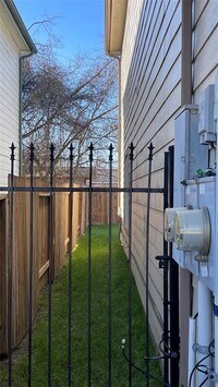 7816 Comal St photo'