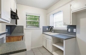 11502 E 37th St in Tulsa, OK - Building Photo - Building Photo