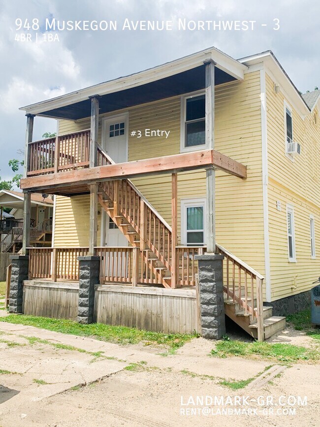 948 Muskegon Ave NW in Grand Rapids, MI - Building Photo - Building Photo