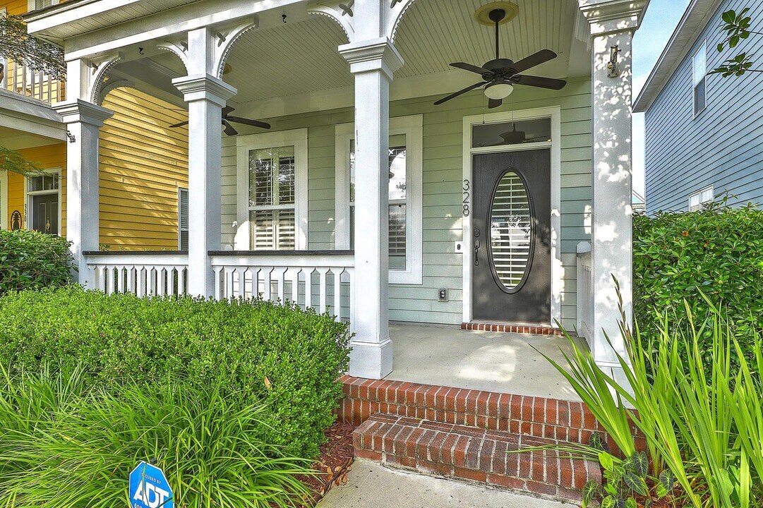 328 Barberry St in Summerville, SC - Building Photo