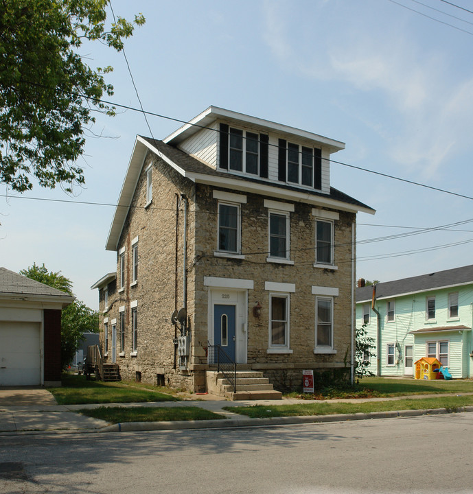 225 Lawrence St in Sandusky, OH - Building Photo